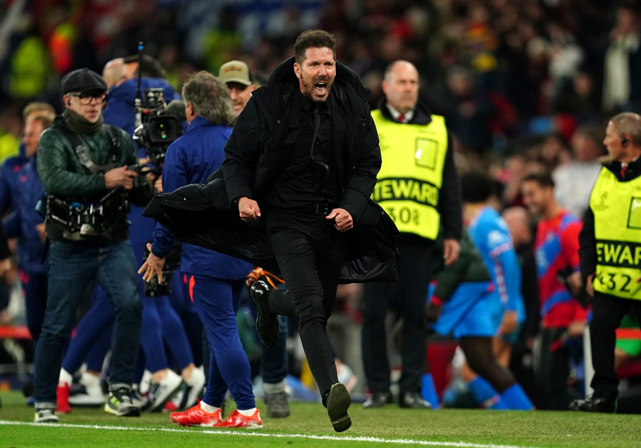 Manchester United – Atletico Madrid 0-1 | Diego Simeone râde de fanii englezi care l-au atacat cu sticle: ”Ce s-a întâmplat? Eu alergam în vestiar să sărbătoresc!”