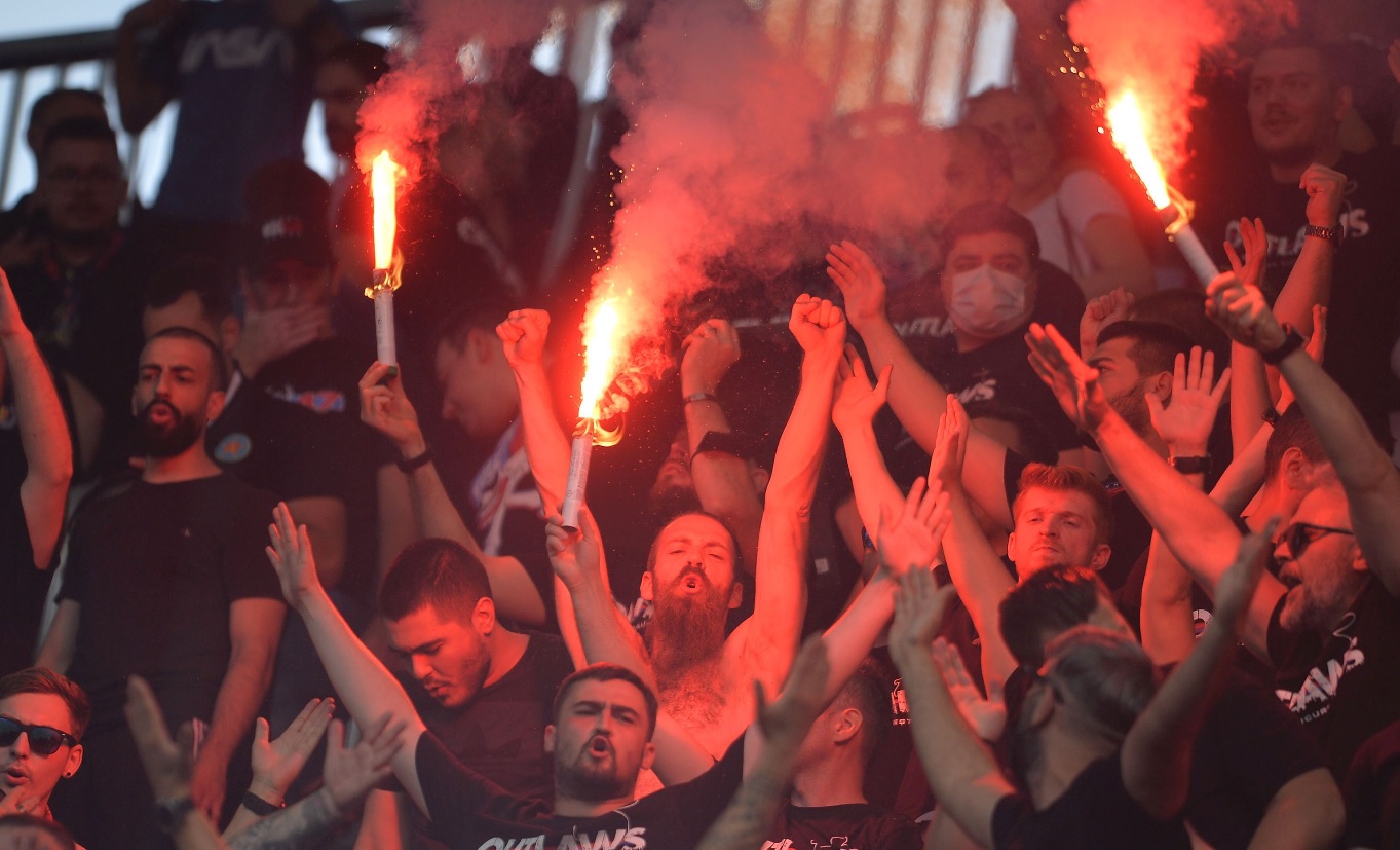 România – Grecia 0-1. Scandal monstru pe Ghencea! Ultrașii Stelei, în conflict cu Jandarmeria. Ce s-a întâmplat pe scările stadionului