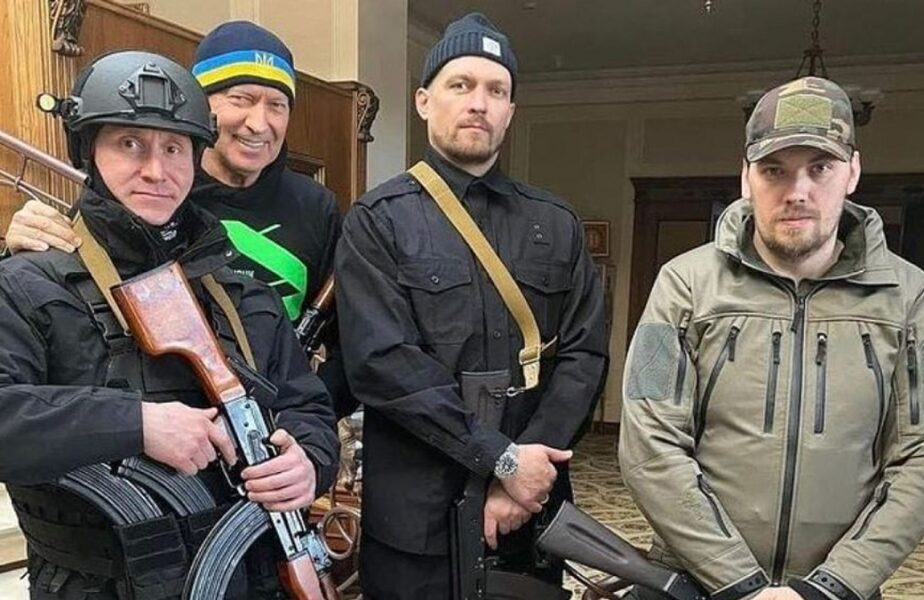 Oleksandr Usyk, mesaj sfâșietor de pe frontul din Ucraina: „Nu vreau să trag, dar nu voi avea de ales!”. Familia pugilistul s-a refugiat într-un subsol iar el luptă pentru apărarea Kievului