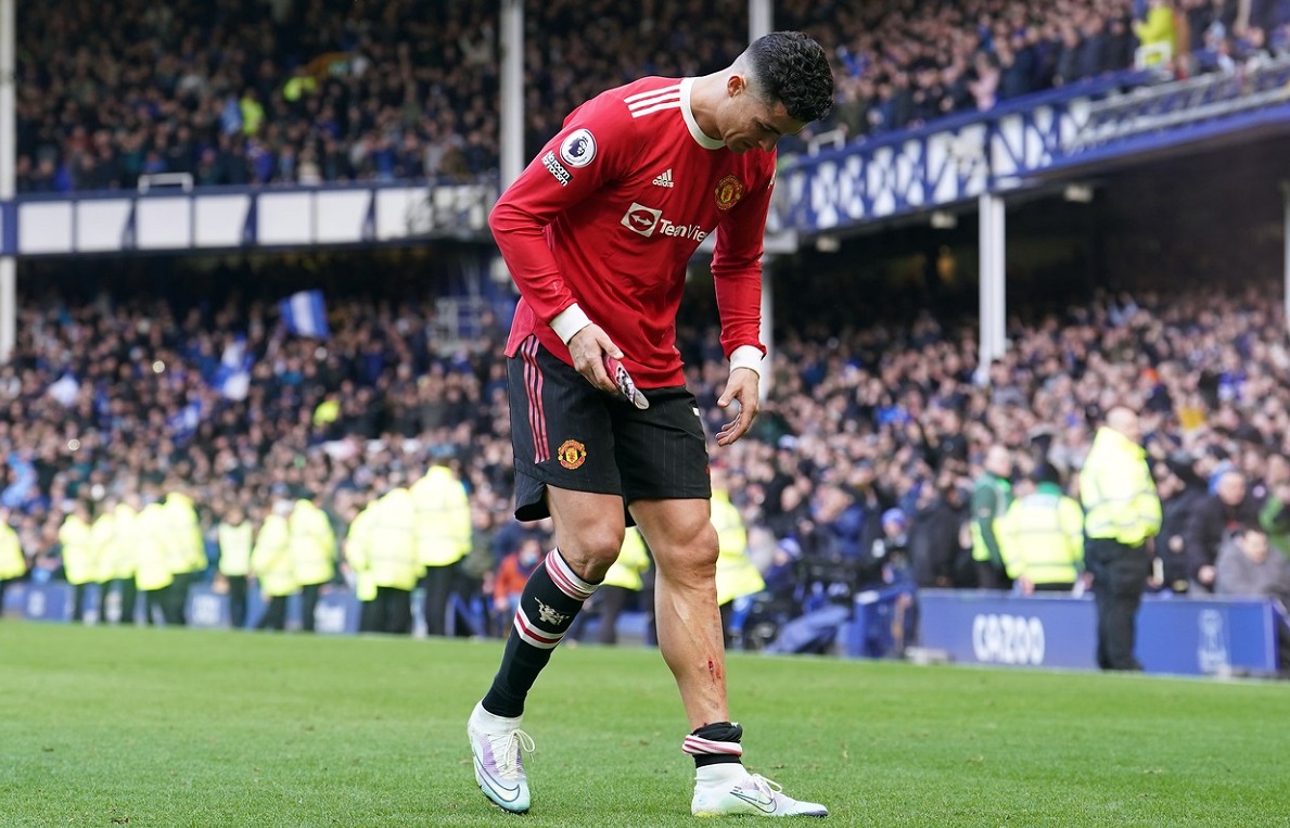 Cristiano Ronaldo, accidentat în timpul meciului Everton - Manchester United 1-0