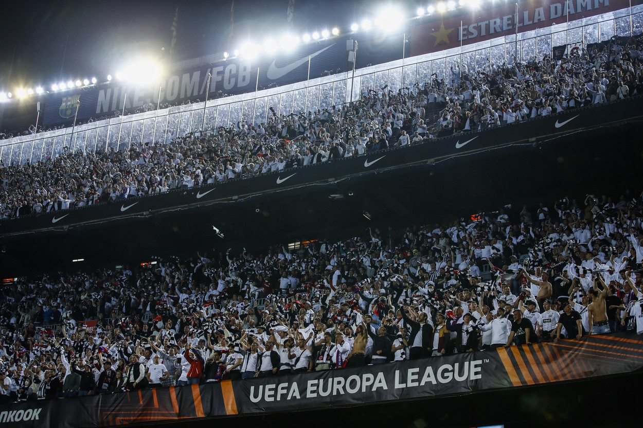 Barcelona – Frankfurt 2-3 | Scene fabuloase! Cei 30.000 de fani germani au rămas pe Camp Nou să se bucure alături de jucători, după calificarea istorică! Imagini de colecție
