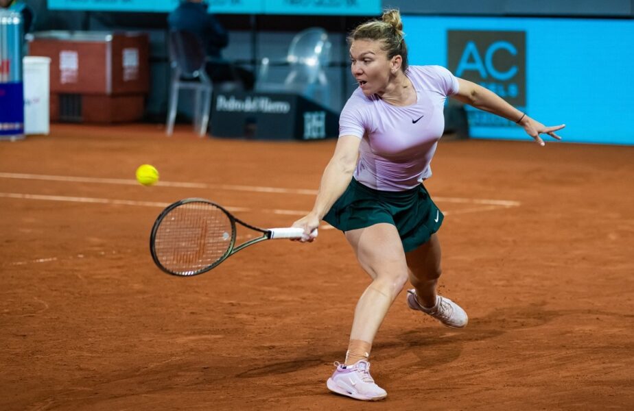Simona Halep, schimb uluitor de mingi cu Paula Badosa. „Ce lovitură!”. Campioana noastră a dat de pământ cu numărul 2 WTA la Madrid Open!