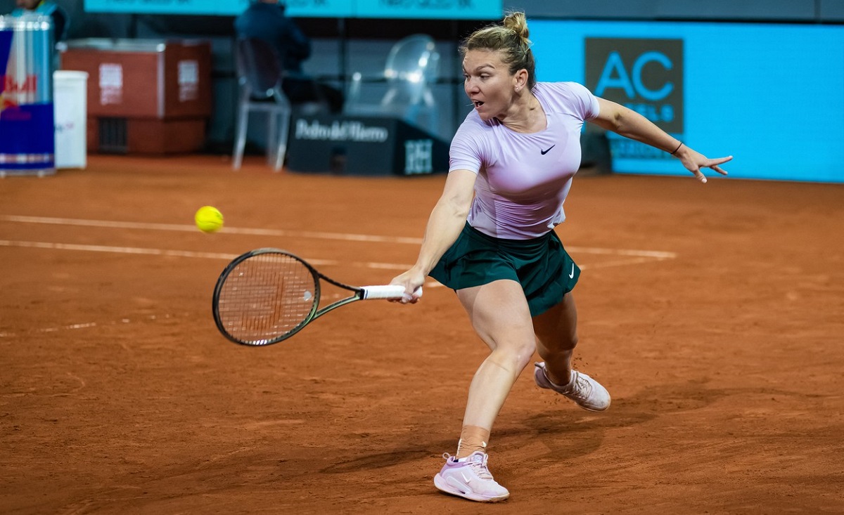 Simona Halep, schimb uluitor de mingi cu Paula Badosa. „Ce lovitură!. Campioana noastră a dat de pământ cu numărul 2 WTA la Madrid Open!