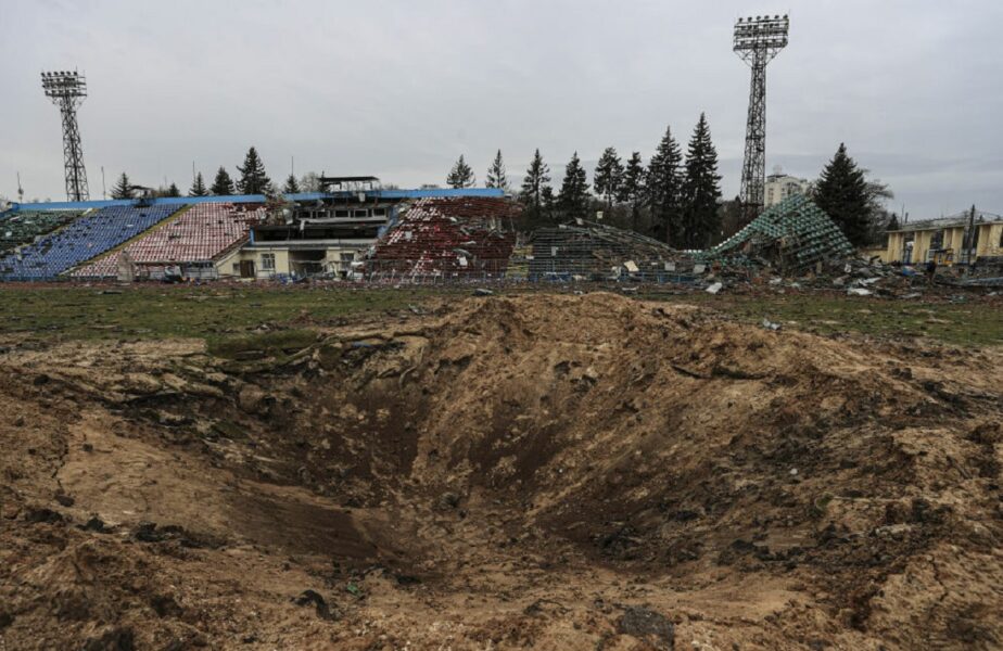Imaginile dezastrului din Ucraina. Cum arată stadionul „Yuri Gagarin” după ce a fost bombardat trei nopţi la rând de ruşi: „Nu mai poate fi reconstruit”
