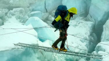 Gabriel Băicuş vrea să cucerească vârfurile Everest şi Lhotse, în 24 de ore! 45.000 de euro pentru o expediţie de vis
