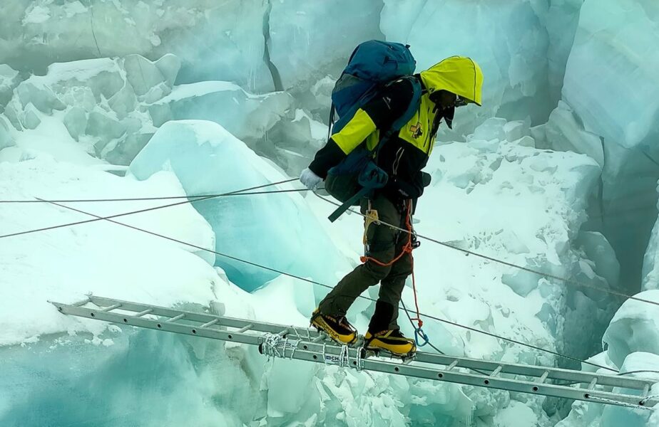 Gabriel Băicuş vrea să cucerească vârfurile Everest şi Lhotse, în 24 de ore! 45.000 de euro pentru o expediţie de vis