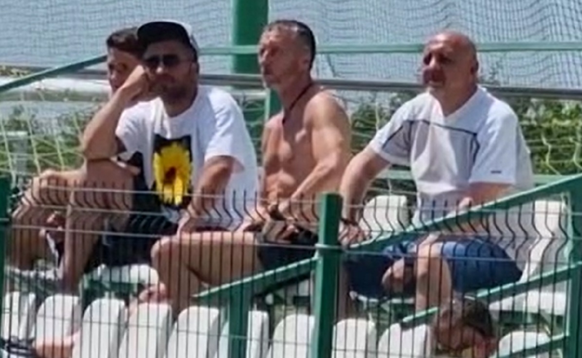 Mihai Stoica, aruncat în piscină de Gheorghe Mustaţă! Imagini fabuloase la baza din Berceni. Dinamo, ironizată: „Serie B! Serie B!