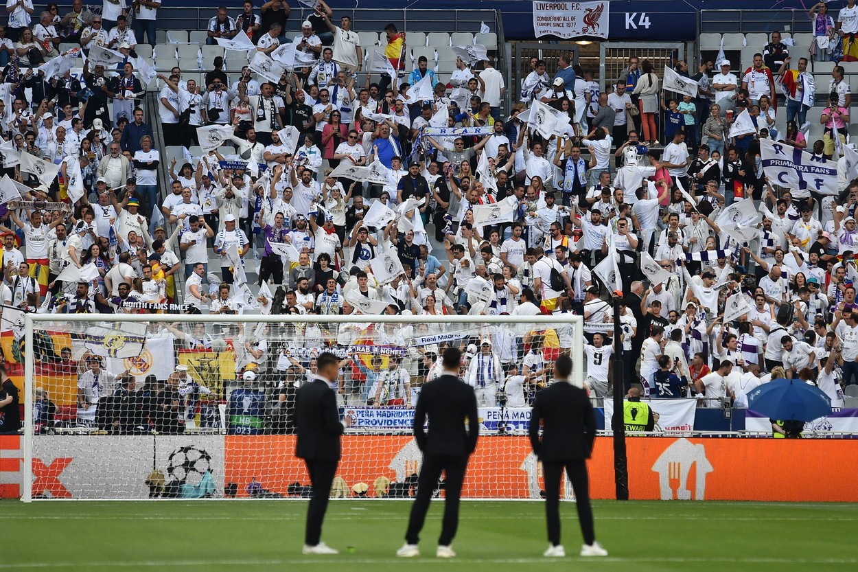 Real Madrid walk the pitch before the UEFA Champions League Final between Liverpool and Real Madrid at Stade de France, Paris on Saturday 28th May 2022.
FC Liverpool v Real Madrid CF - Final UEFA Champions League, Paris, France - 28 May 2022,Image: 695285166, License: Rights-managed, Restrictions: RESTRICTED TO EDITORIAL USE, Model Release: no, Credit line: Profimedia