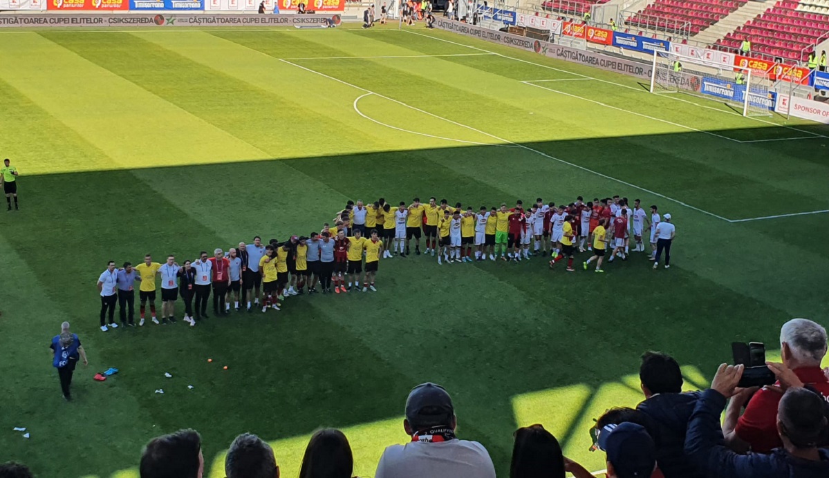 Jucătorii de la Csikszereda și Sepsi au cântat imnul Ținutului Secuiesc și au fluturat steagul regiunii, în finala Cupei Elitelor U19