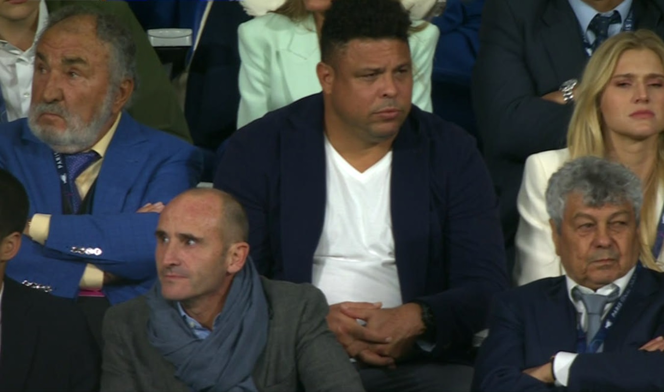 Ion Țiriac și Mircea Lucescu, alături de Ronaldo Nazario în tribune