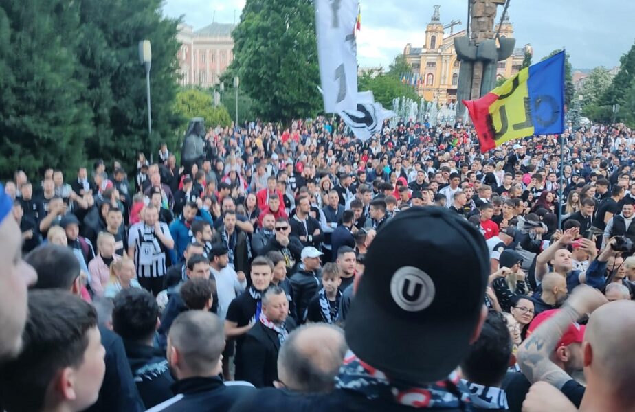 Universitatea Cluj a declanşat fiesta după promovarea în Liga 1! Suporterii „şepcilor roşii au făcut show după ce au retrogradat-o pe Dinamo
