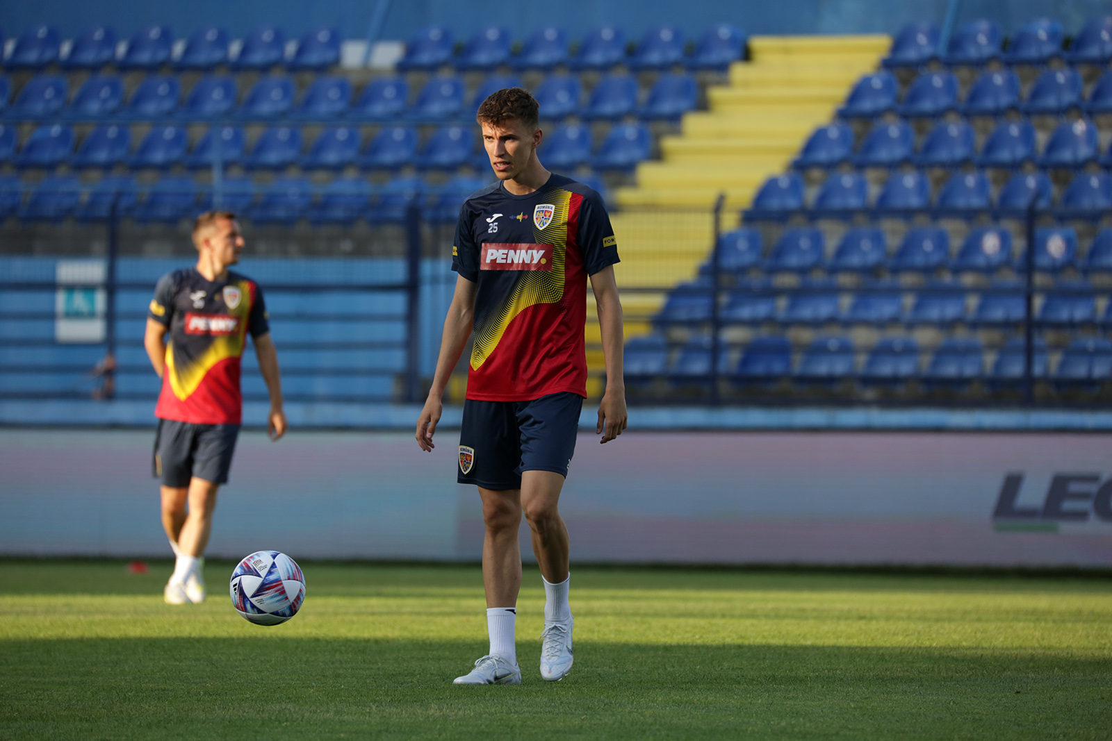 Muntenegru – România | Jucătorii lui Edi Iordănescu au făcut show la ultimul antrenament! „Tricolorii s-au întrecut în super-goluri. Hai, România! În fiecare zi