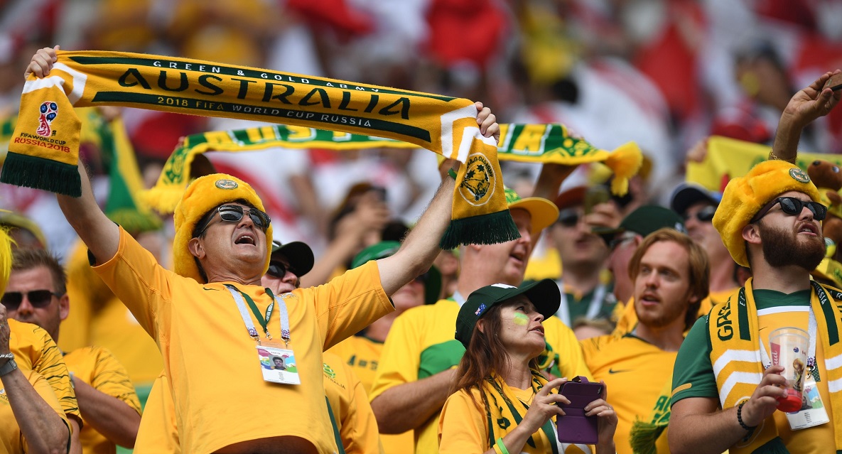 Nebunie totală în Australia, după calificarea la Campionatul Mondial! Un reporter s-a dezlănţuit alături de fani în timp ce era în direct