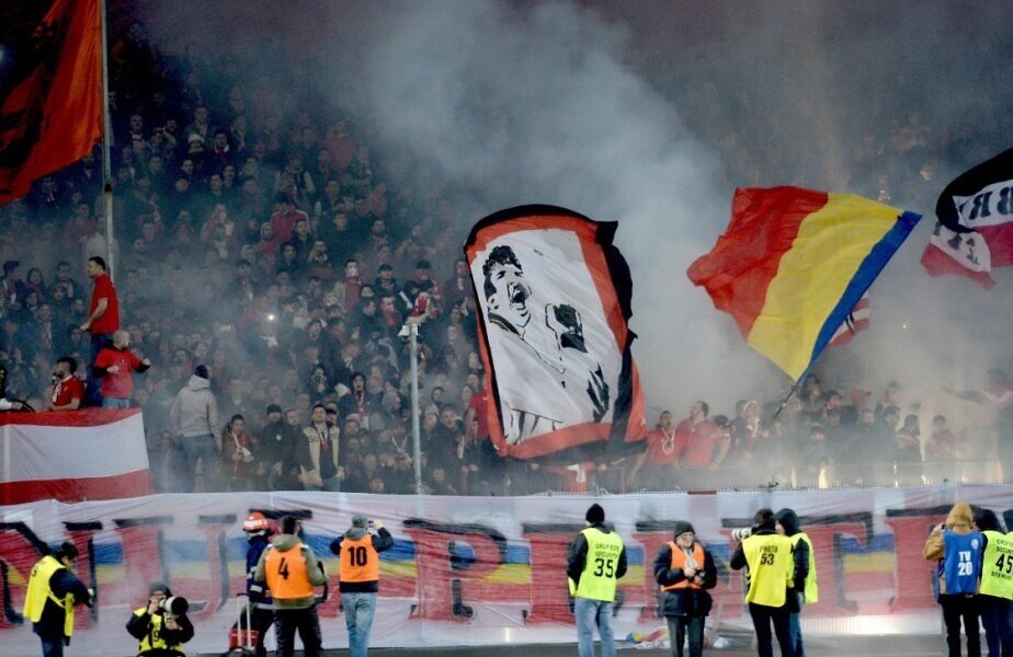 Fanii lui Dinamo, în timpul unui meci