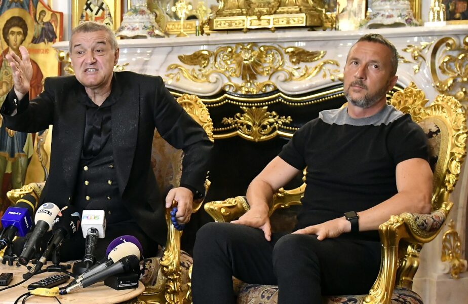 Gigi Becali şi Mihai Stoica, în timpul unei conferințe de presă
