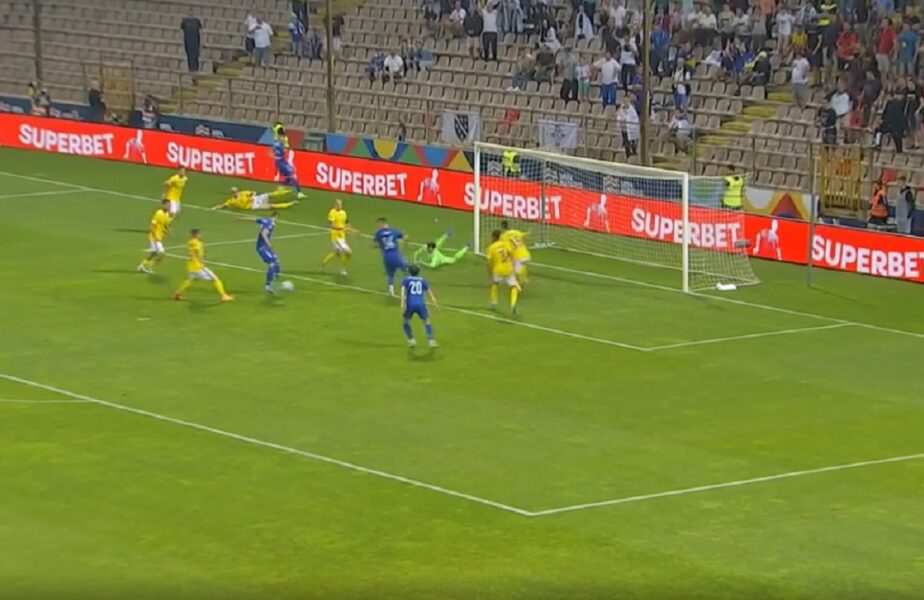 Golul primit de România în Bosnia. Jucătorii lui Edi Iordănescu s-au întrecut în erori! Cristi Manea a fost driblat cu uşurinţă