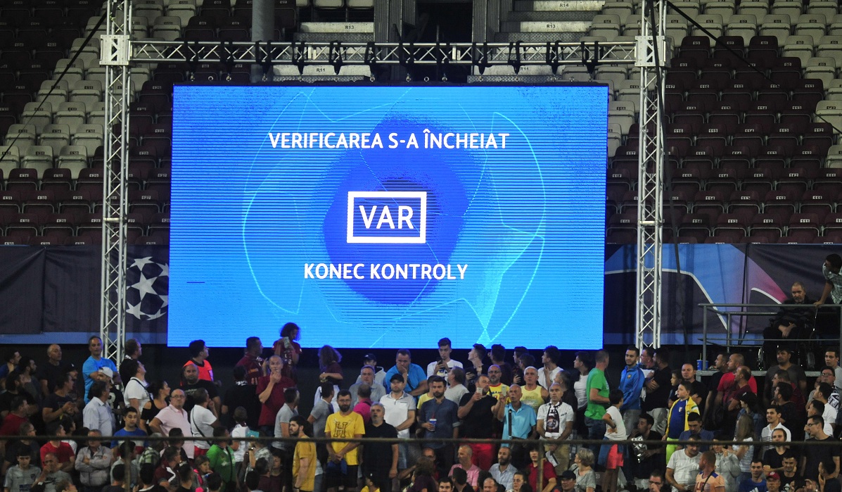 Kyros Vassaras a rupt tăcerea despre primul scandal de la introducerea sistemului VAR în România: „Este adevărat că unii arbitri asistenţi au folosit telefonul