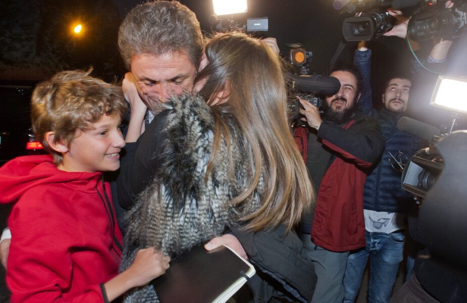 Gică Popescu, alături de copiii săi, când a fost eliberat din închisoare