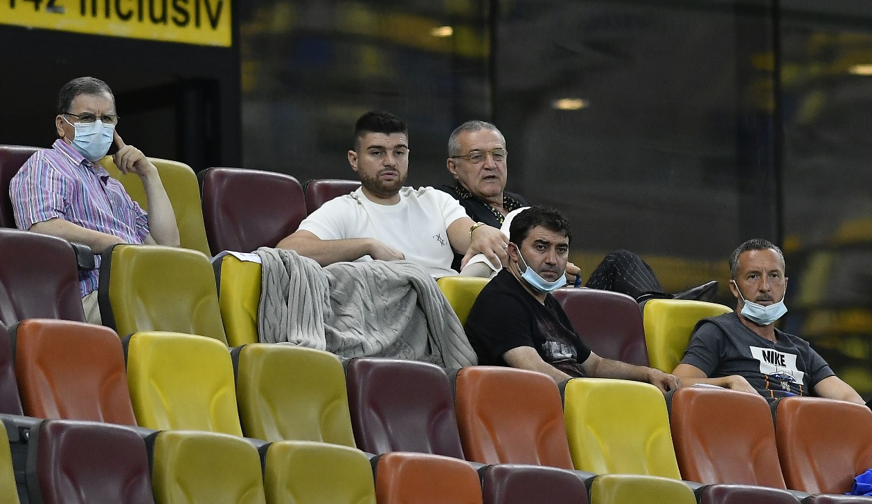 Gigi Becali şi Mihai Stoica, în tribunele Arenei Naţionale
