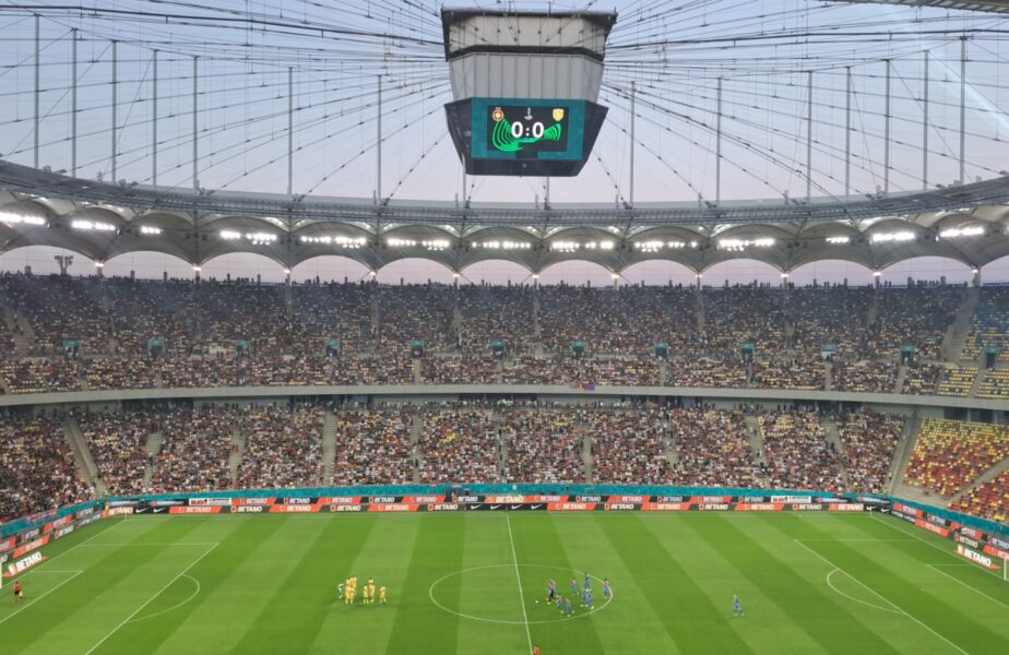 Atmosferă superbă la FCSB – Dunajska Streda! Zeci de mii de fani au luat cu asalt Arena Naţională + Ce mesaj apare în peluza suspendată de UEFA