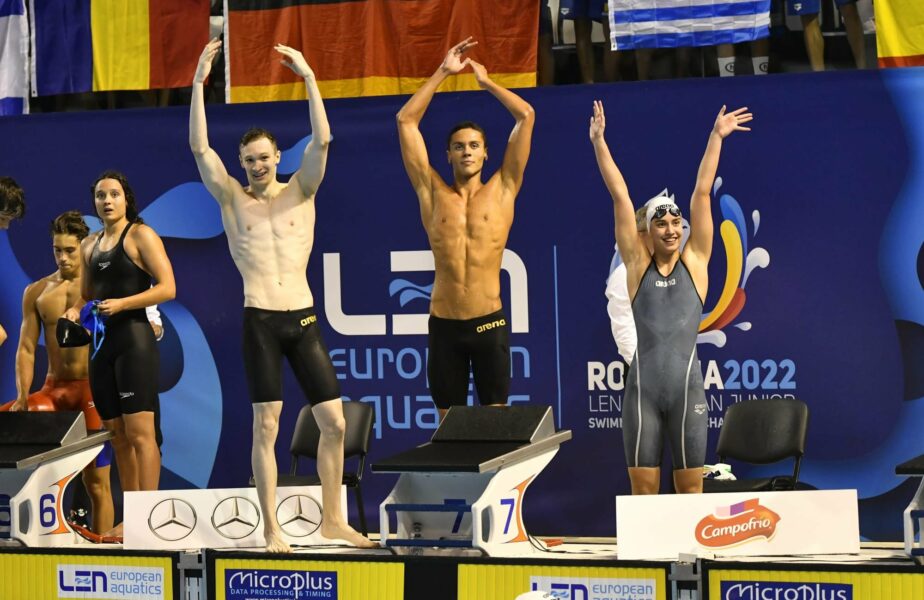 Argint pentru România la ștafetă combinată 4×100 m liber, cu David Popovici în prim-plan! Ungaria le-a „suflat” tricolorilor aurul la Campionatul Mondial de juniori