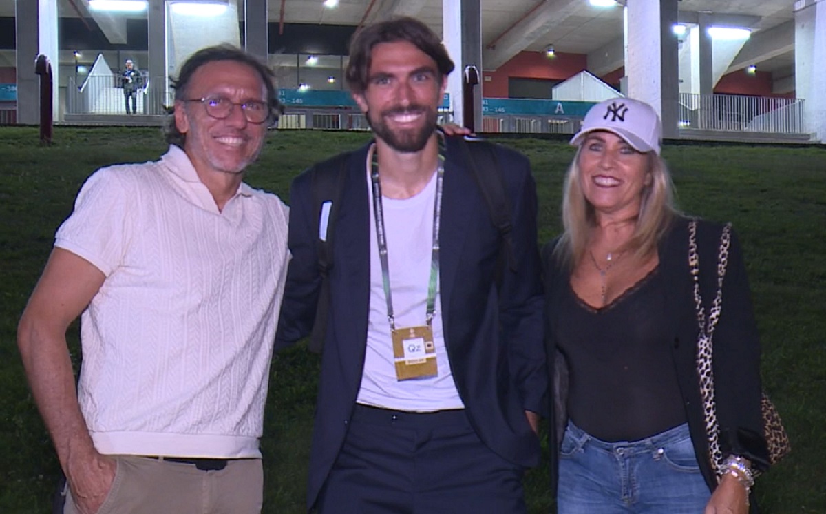 Mama lui Andrea Compagno, apariţie răvăşitoare la FCSB – Anderlecht 0-0. Atacantul italian, încurajat de părinţi după meci