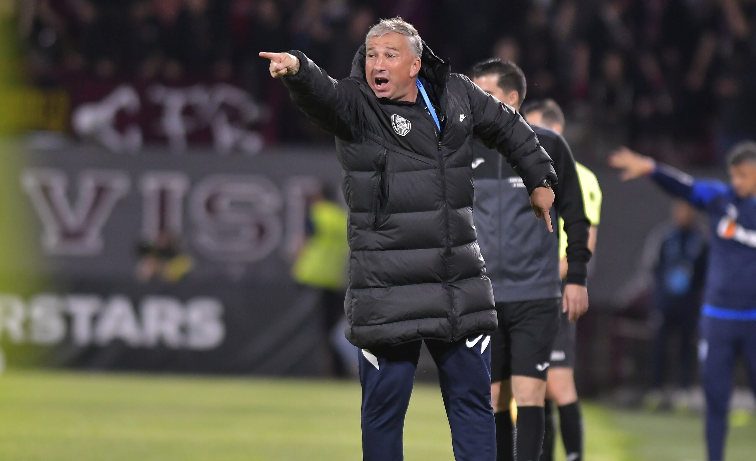 Dan Petrescu, criză de nervi după U Cluj – CFR Cluj 1-2: „Am fost înjurat tot meciul de mamă, nevastă şi soră! Arbitrul trebuia să oprească partida!