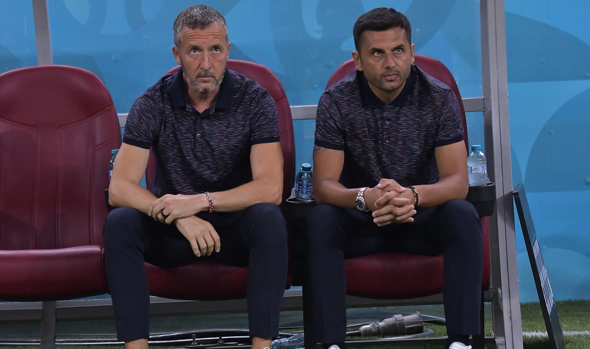 Mihai Stoica și Nicolae Dică, în timpul unui meci pentru FCSB