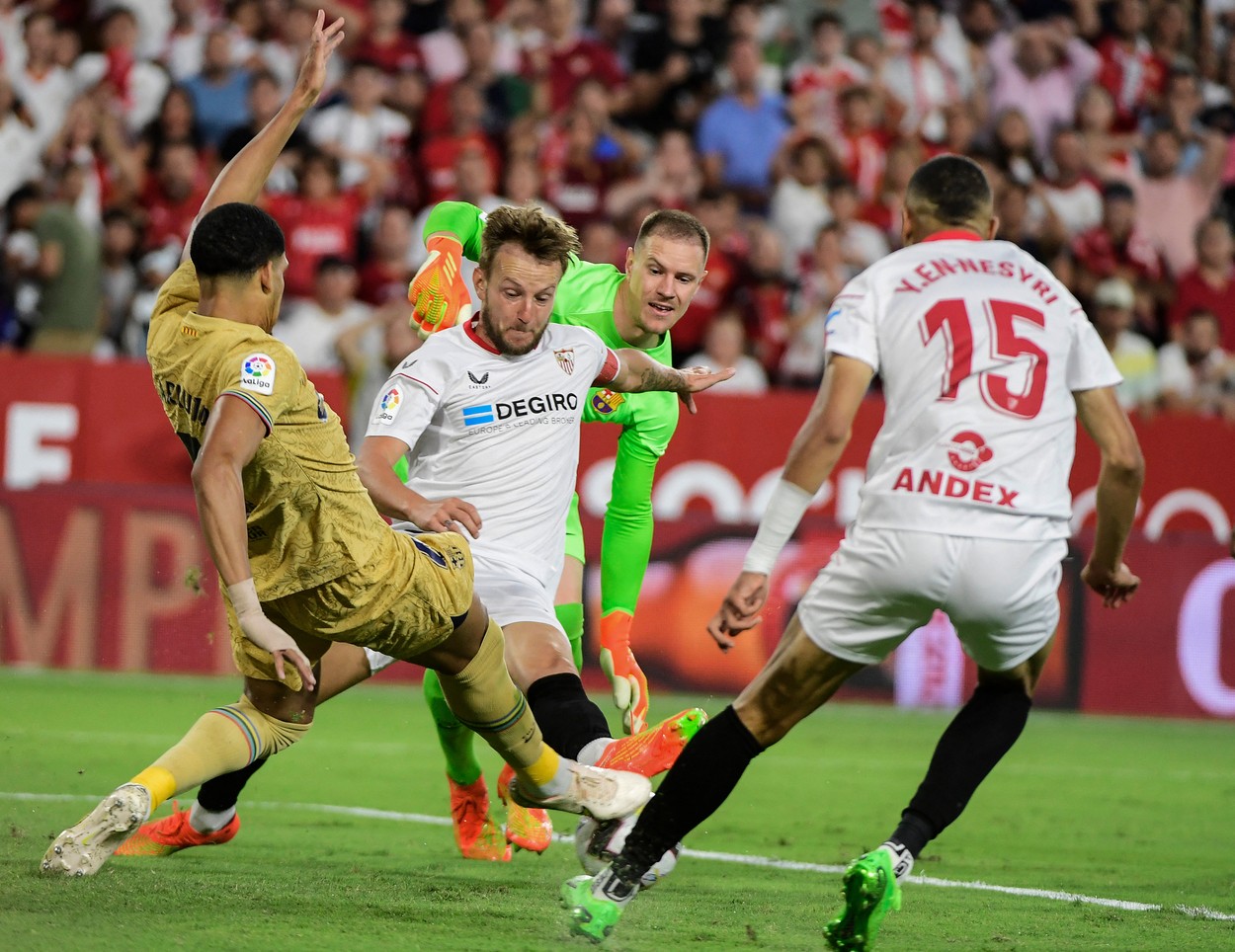 Lewandowski a marcat în Sevilla – Barcelona 0-3! Kylian Mbappe, „dublă de senzaţie în Nantes – PSG 0-3. Toate rezultatele sunt AICI