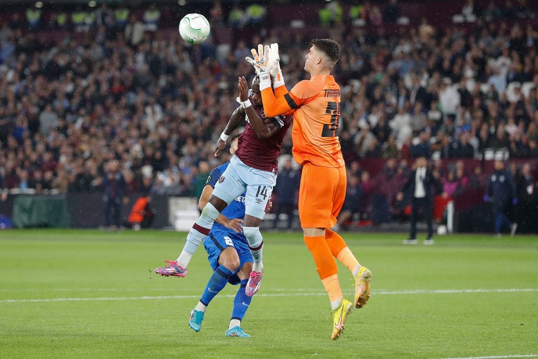 Ştefan Târnovanu susţine că nu a fost penalty în West Ham – FCSB 3-1: „Nu mi-a venit să cred