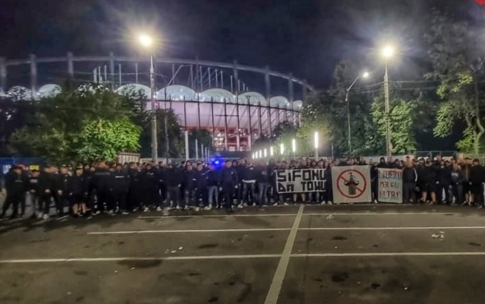 Ultrașii CSA Steaua au vrut să intre la FCSB – UTA Arad, dar au fost opriți de Jandarmerie! Ce s-a întâmplat în afara stadionului