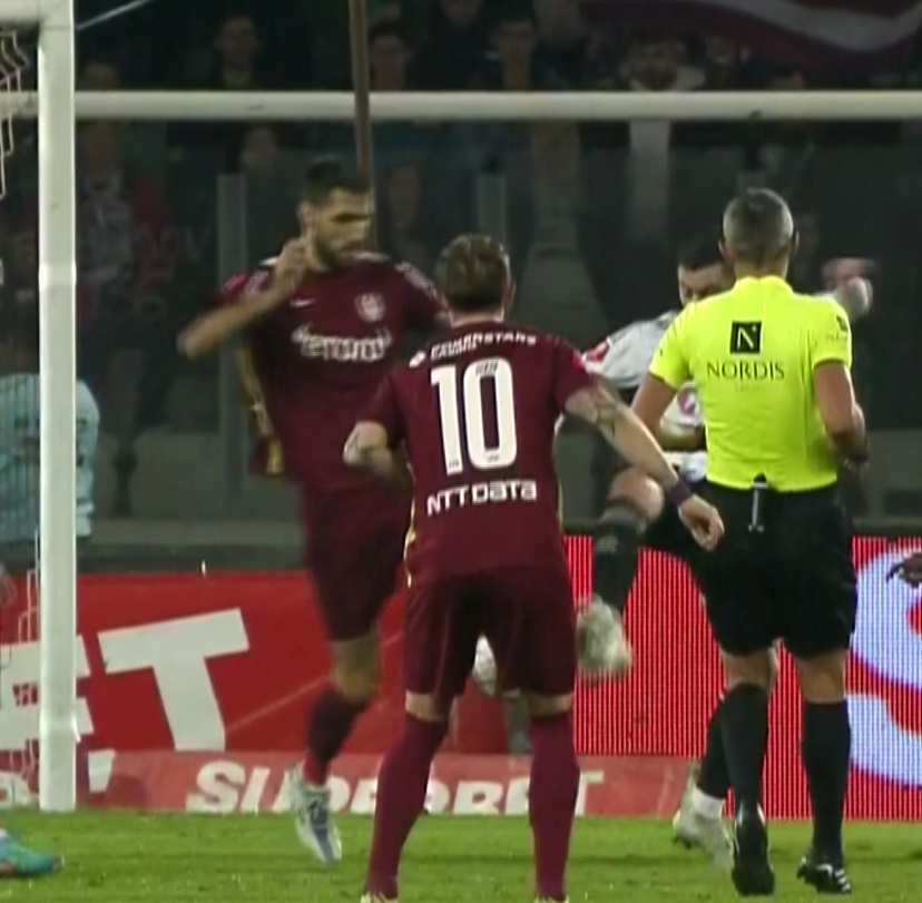 Penalty controversat pentru CFR Cluj, în derby-ul cu Universitatea Cluj. Faza care a declanşat scandalul