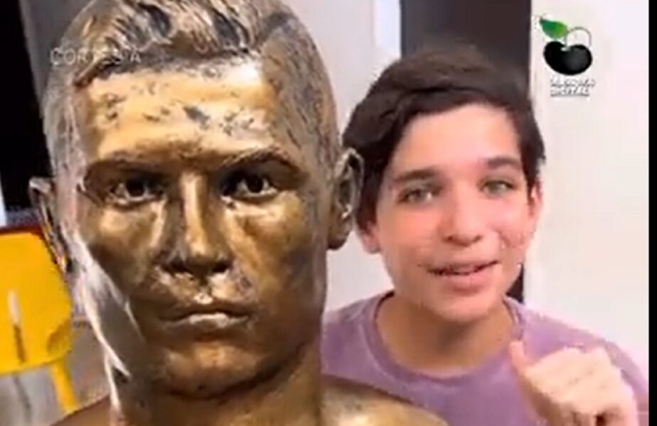 Un puşti de 13 ani i-a făcut cea mai tare sculptură lui Cristiano Ronaldo! Imaginile care au făcut înconjurul internetului
