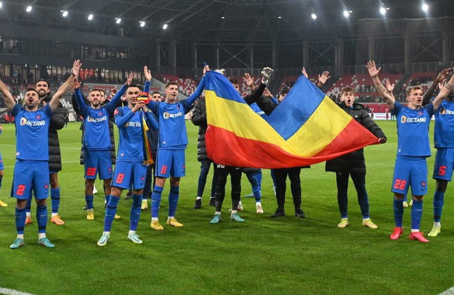 Jucătorii de la FCSB au sărbătorit cu steagul României pe teren. Reacţii contradictorii: „Sfântu Gheorghe e în Ungaria?”