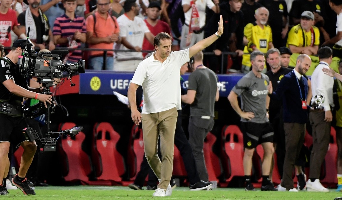 Julen Lopetegui a fost demis de la Sevilla după dezastrul cu Borussia Dortmund