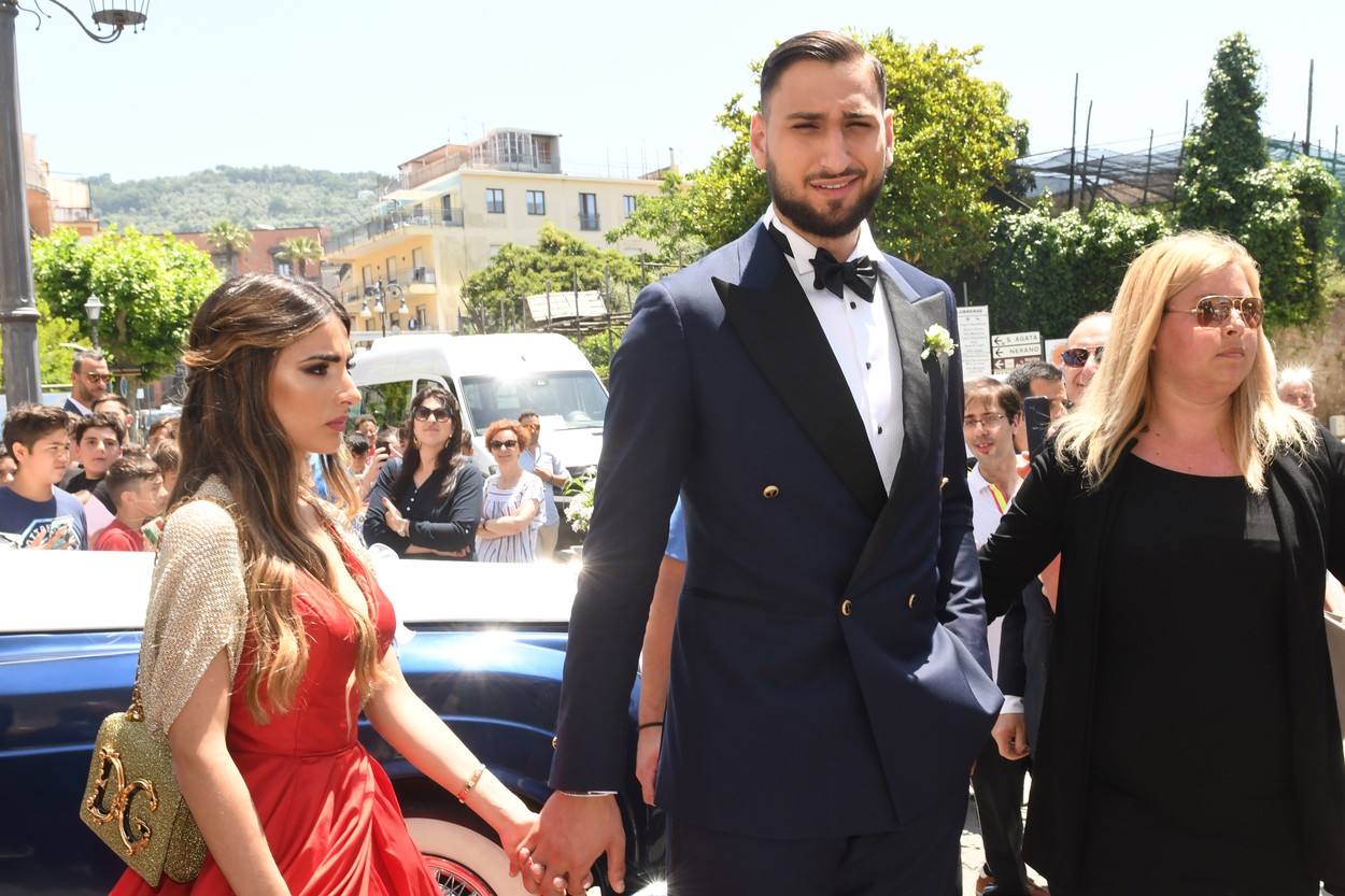 Sorrento-Massa Lubrense: Wedding Antonio Donnarumma and Stefania Deval, Antonio donnarumma Football Player of Milan Football brother of Gianluigi Donnarumma, Goalkeeper of Milan football present at the Wedding

Pictured: Gianluigi  Donnarumma and Alessia Elefante,Image: 449257089, License: Rights-managed, Restrictions: -ITA, Model Release: no, Pictured: Gianluigi  Donnarumma and Alessia Elefante