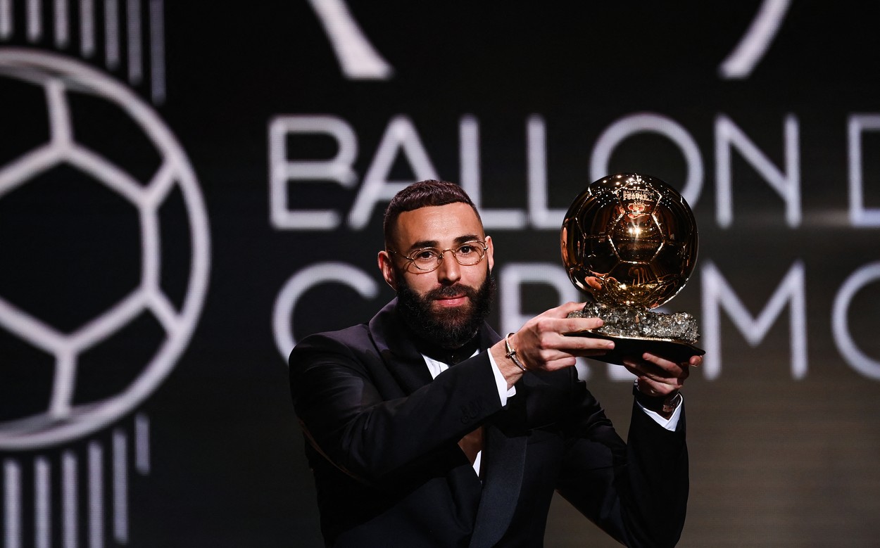 Real Madrid's French forward Karim Benzema receives the Ballon d'Or award during the 2022 Ballon d'Or France Football award ceremony at the Theatre du Chatelet in Paris on October 17, 2022.,Image: 731337494, License: Rights-managed, Restrictions: , Model Release: no