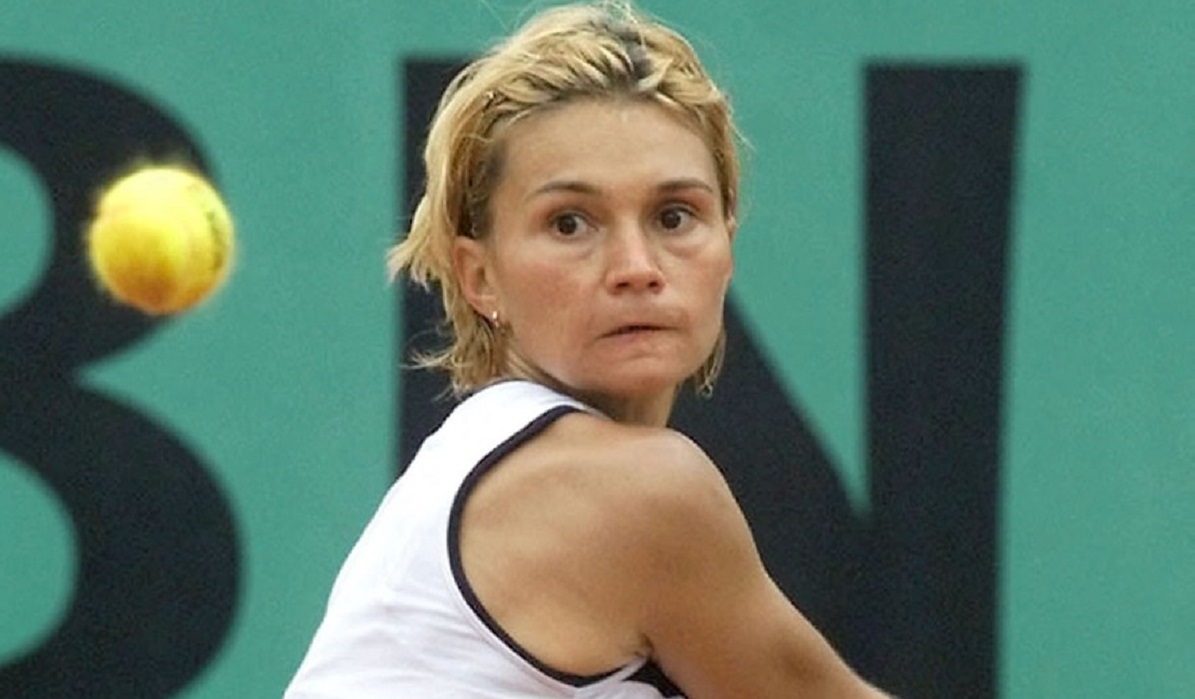 Ruxandra Dragomir, într-un meci, în 1998