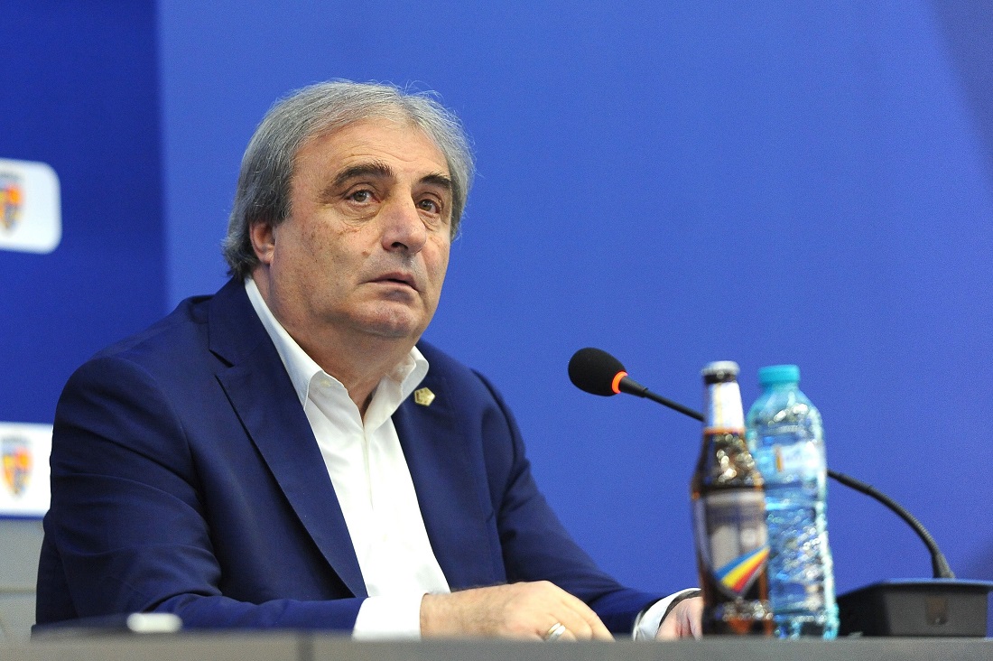 Mihai Stoichiță, în timpul unei conferințe de presă