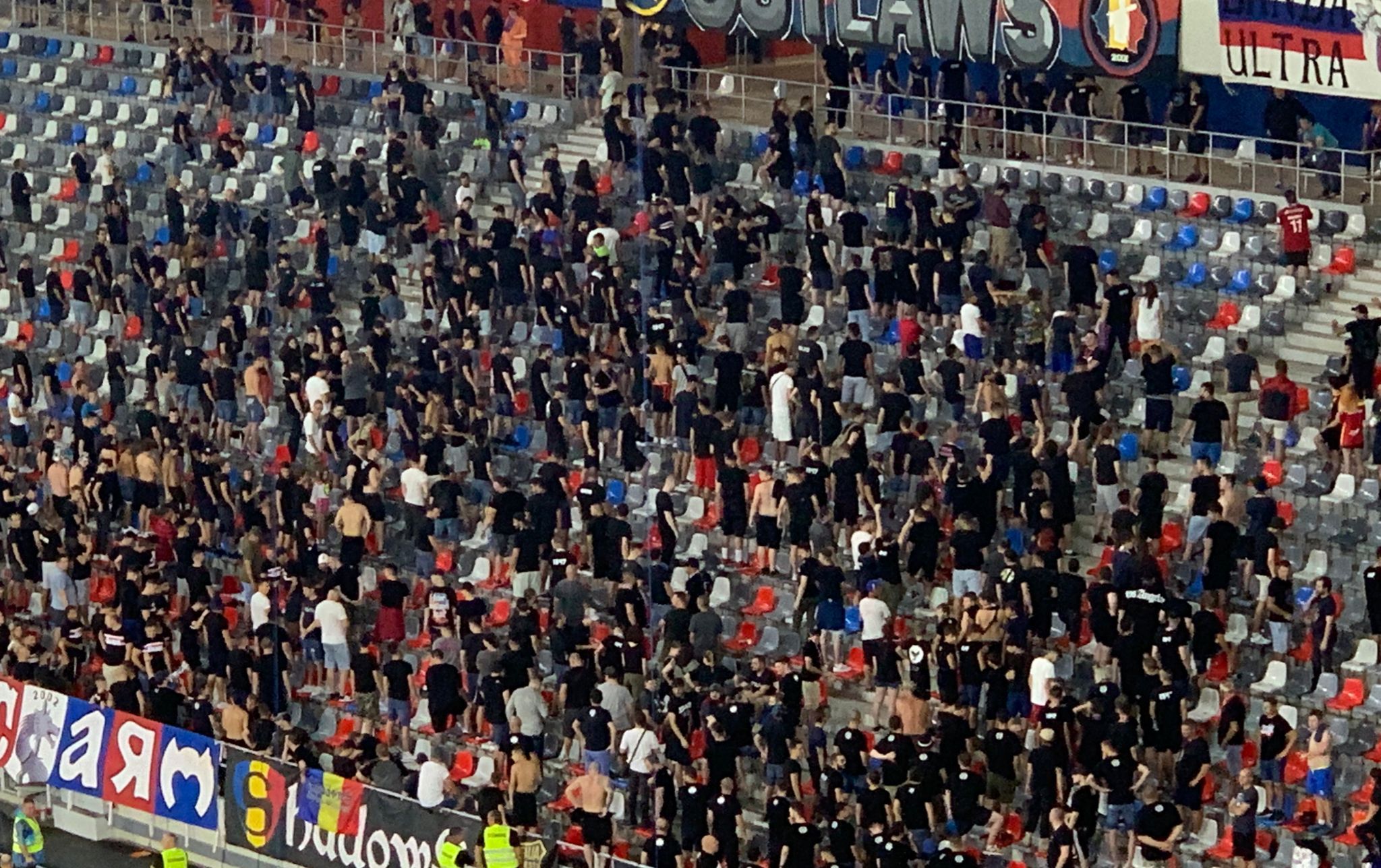 Fanii CSA Steaua, protest în timpul unui meci din Ghencea