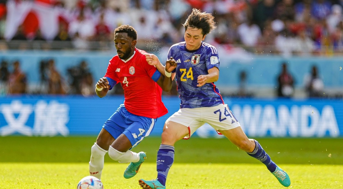 Jucătorii de la Costa Rica și Japonia, în timpul meciului de la Campionatul Mondial din Qatar