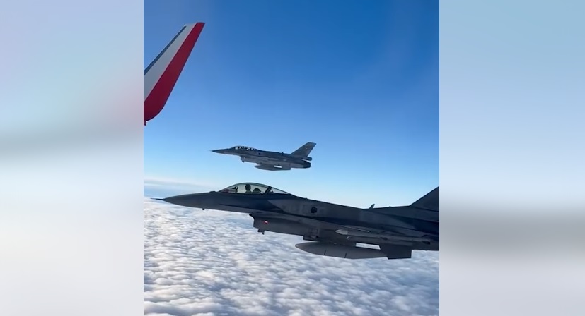 CM 2022 | Naţionala Poloniei, escortată de avioane F16 în drumul spre Qatar. Imagini incredibile