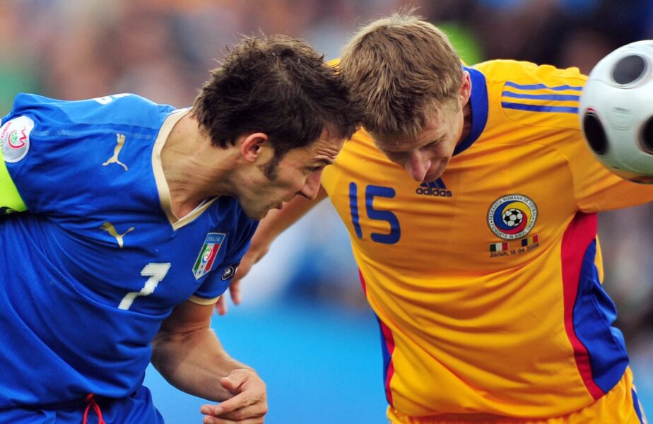 Dorin Goian, în duel cu Alex Del Piero, în România - Italia