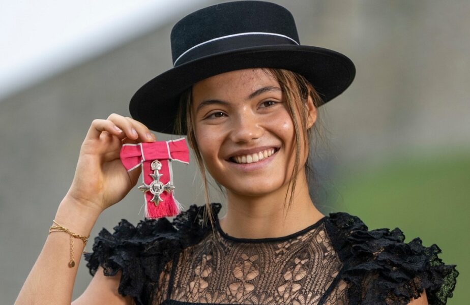 Emma Răducanu, decorată de Regele Charles la castelul Windsor! Ce distincție a primit sportiva