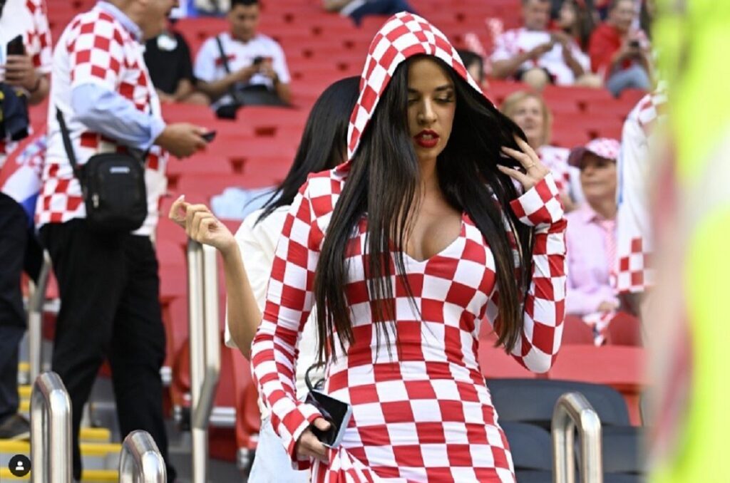 &#8222;Cea mai frumoasă femeie de la Cupa Mondială&#8221; i-a înnebunit pe arabi pe ritmurile unui manelist român