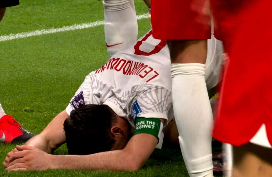 Robert Lewandowski plânge după golul înscris în Polonia - Arabia Saudită 2-0, de la Campionatul Mondial din Qatar 2022