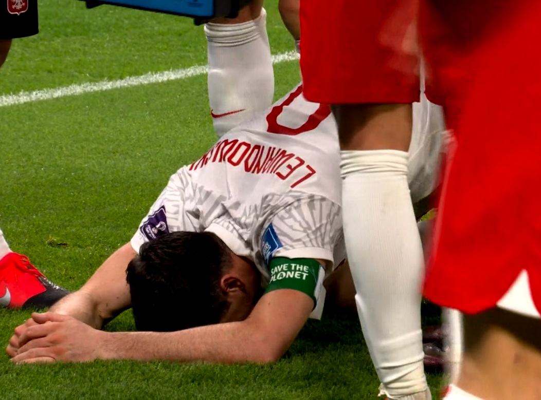 Robert Lewandowski plânge după golul înscris în Polonia - Arabia Saudită 2-0, de la Campionatul Mondial din Qatar 2022