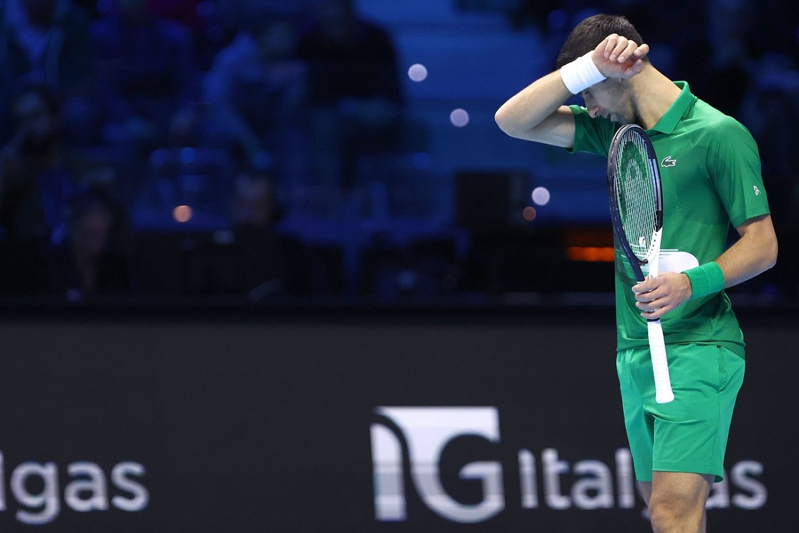 Novak Djokovic, în timpul partiei din semifinalele Turneului Campionilor 2022