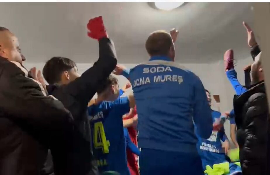 Bucurie nebună în vestiarul lui Ocna Mureş, după egalul cu Universitatea Craiova din Cupa României! Trupa din Liga a 3-a are şanse de a se califica în semifinale