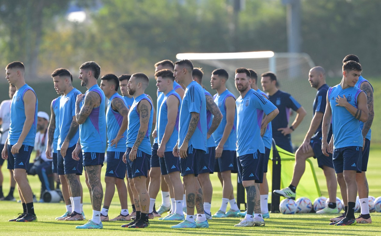 Argentina's forward Lionel Messi (centre right) joins teammates in a training session at the Qatar University Training Site in Doha, on November 21, 2022, on the eve of the Qatar 2022 World Cup football match between Argentina and Saudi Arabia.,Image: 739101153, License: Rights-managed, Restrictions: , Model Release: no